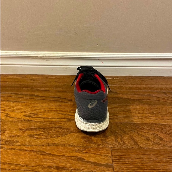 Mens Asics Shoes - Picture 3 of 5